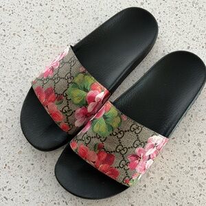 Gucci Bloom Slides